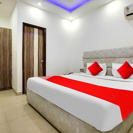 Hotel O Av Continental Zirakpur Zewnętrze zdjęcie