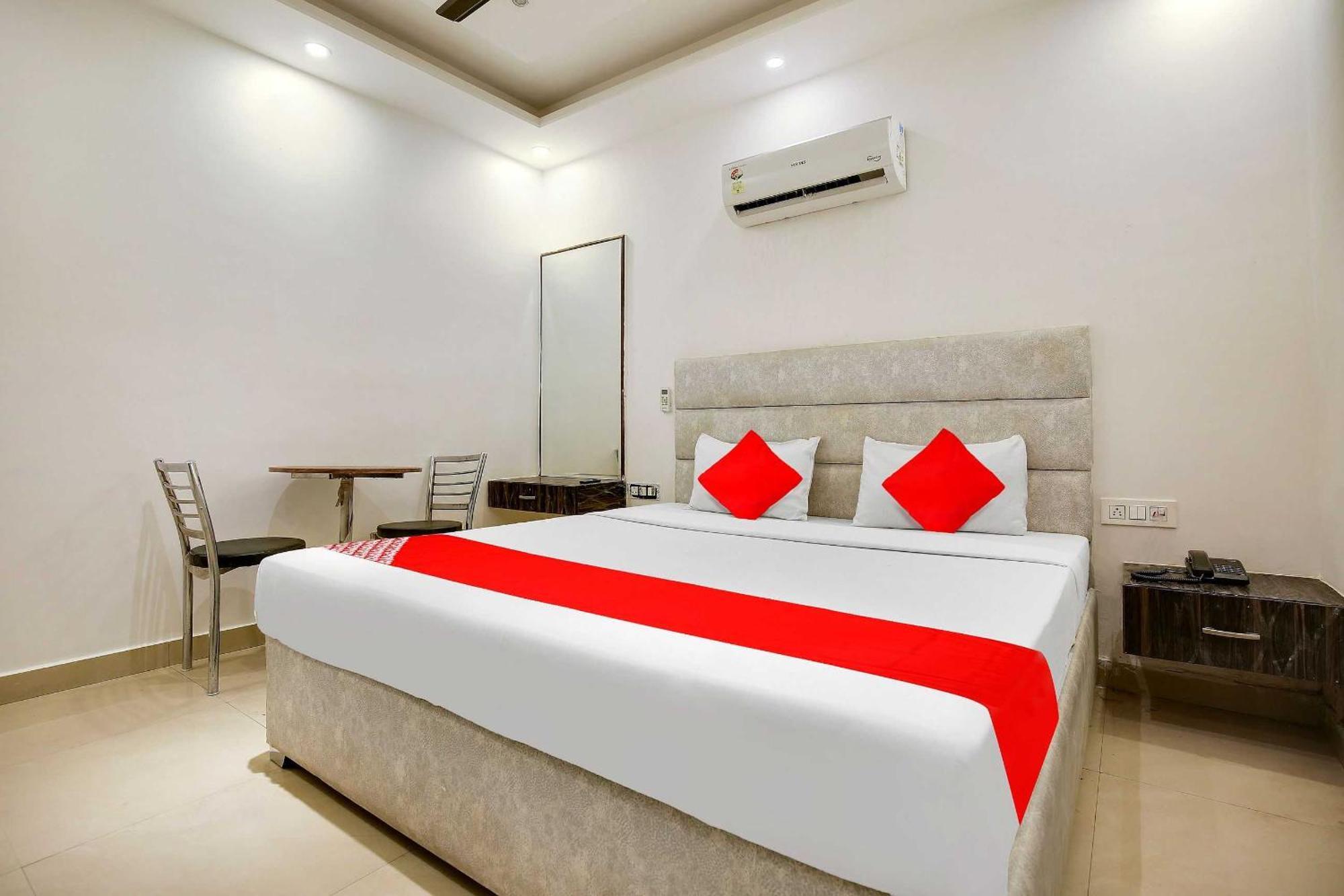 Hotel O Av Continental Zirakpur Zewnętrze zdjęcie